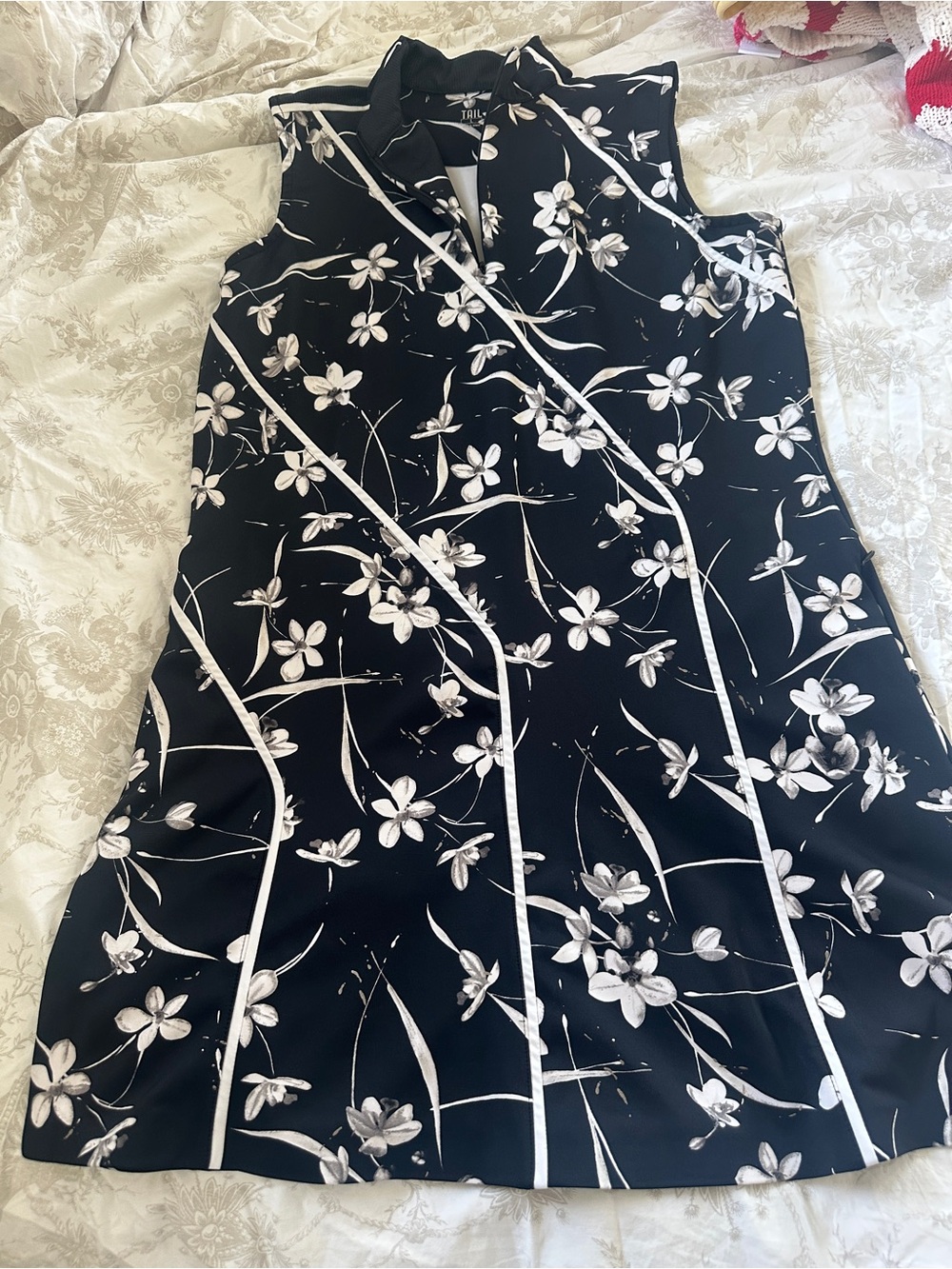 Tail golf dress size large
